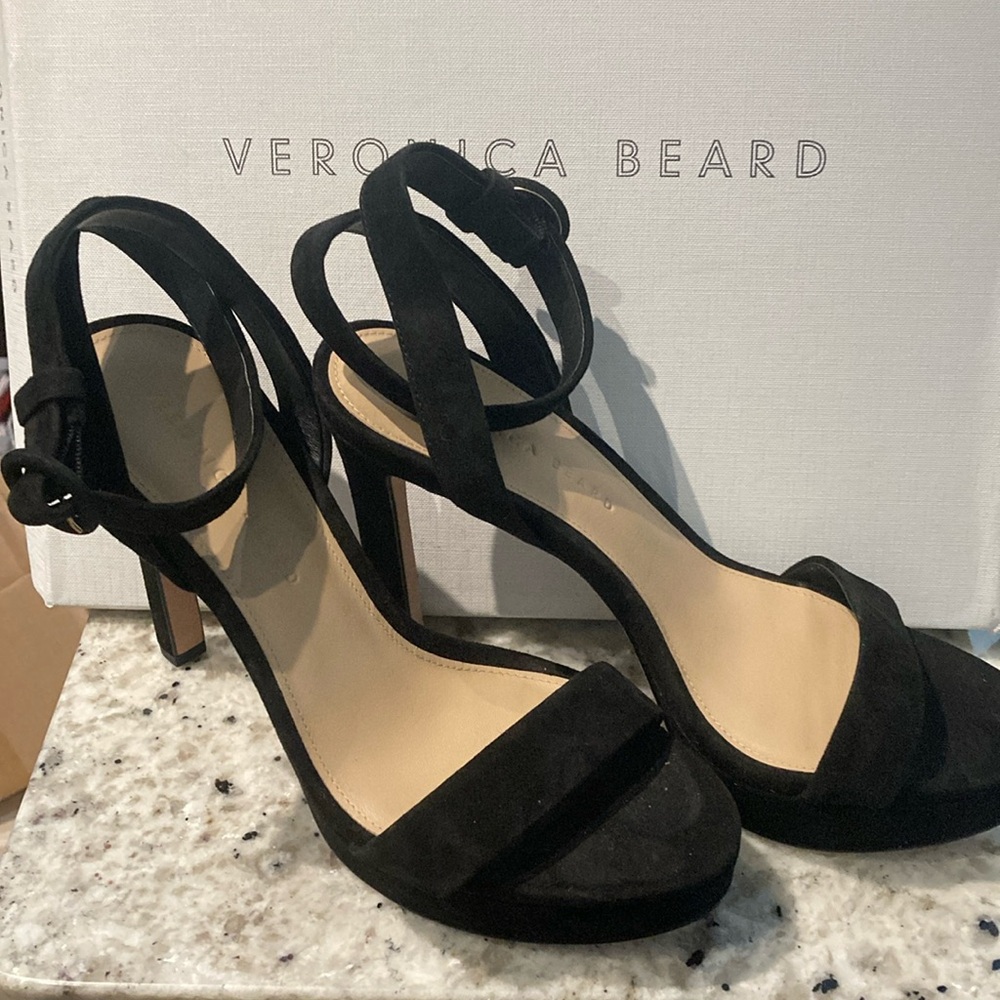 Veronica Beard Darcelle Black Suede ankle strap heel. 8M. NEW, never worn